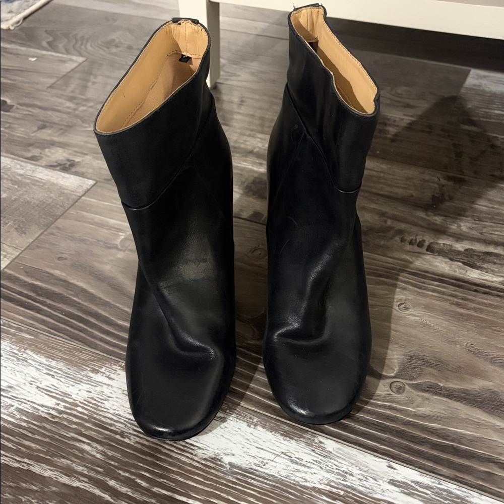 joes black leather high heeled ankle boots (size 8)